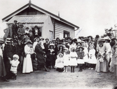 Photograph - Tommy Harbeck, Eva Harbeck, Mrs Williams, Mrs Fraser.  c1910