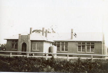 Photograph - Lakes Entrance State School Building c1930