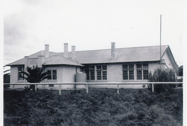 Photograph - Lakes Entrance State School Building1939