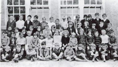 Photograph - Lakes Entrance State School Students 1926