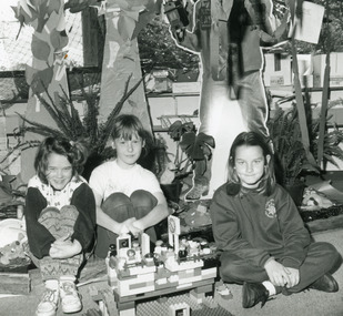 Photograph - Lakes Entrance Primary School, Lakes Post Newspaper, 1994