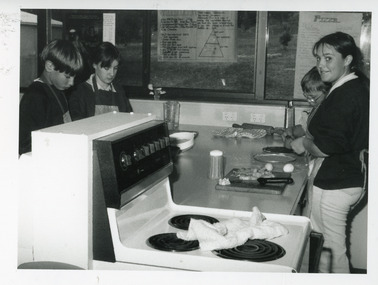 Photograph - Lakes Entrance Primary School, Lakes Post Newspaper, 1995