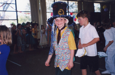 Photograph - Lakes Entrance Primary School, Lakes Post Newspaper, 1999