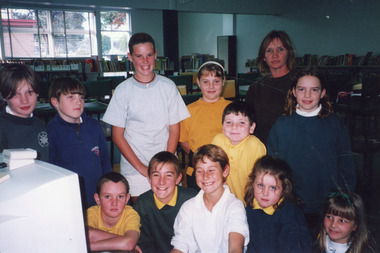 Photograph - Lakes Entrance Primary School, Lakes Post Newspaper, 1999
