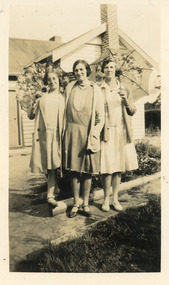 Photograph - Eva Harbeck, Nell Bliss and Dorothy Pease   1930, Gladys Legg