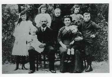 Photograph - Power Family, 1914 c