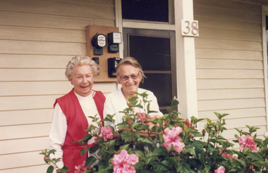 Photograph - Alexander/Wills, Scarce, Gladys, Rita Alexander  and Eileen Vinicombe, 1987