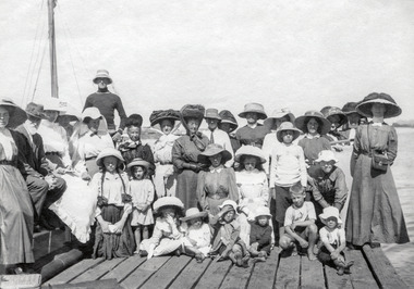 Photograph - New Works Residents, 1911