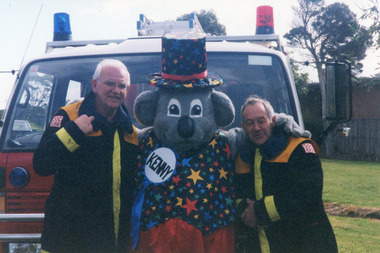 Photograph - Fire Brigade fundraising event for Very Special Kids Lakes Entrance 2000, Lakes Post Newspaper