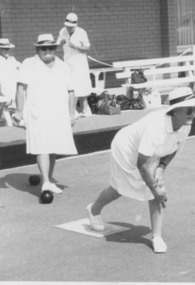 Photograph - Lakes Entrance Bowls Club, Lakes Post Newspaper, 1990