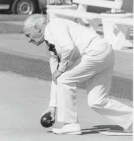 Photograph - Lakes Entrance Bowls Club, Lakes Post Newspaper, 1995
