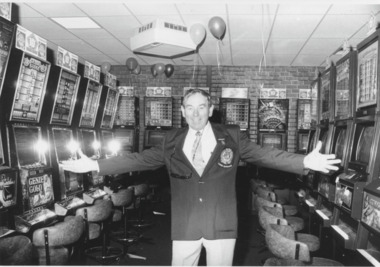 Photograph - Lakes Entrance Bowls Club, Lakes Post Newspaper, 1999