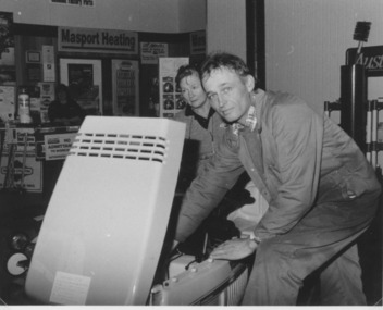 Photograph - Lakes Service Centre, Lakes Post Newspaper, 1/09/1996 12:00:00 AM