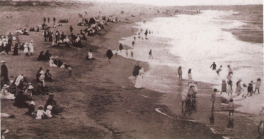 Postcard - Easter Pier beach, Then and Now, 1910c and 1992