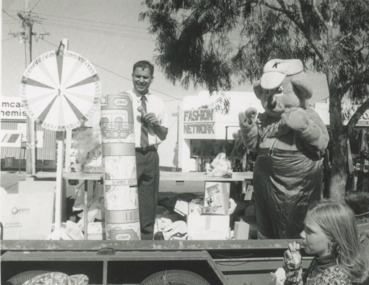 Photograph - Market, Lakes Post Newspaper, 1/12/1995 12:00:00 AM