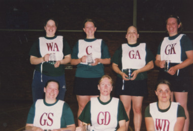Photograph - Lakes Entrance Netball team 2001, Lakes Post Newspaper