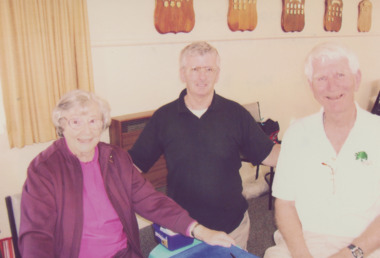 Photograph - Bridge players,  Lakes Entrance Victoria, East Gippsland Newspaper, 1/10/2005 12:00:00 AM