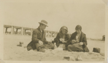 Photograph - Monkhouse family, 1924 February