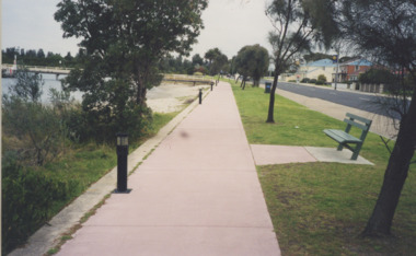 Photograph - The Esplanade Lakes Entrance, Lakes Entrance Tidy Town Committee, 1994 c