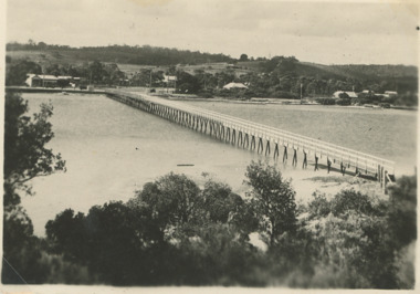 Postcard - Cunninghame Arm footbridge  Lakes Entrance Victoria, H D Bulmer, 1940