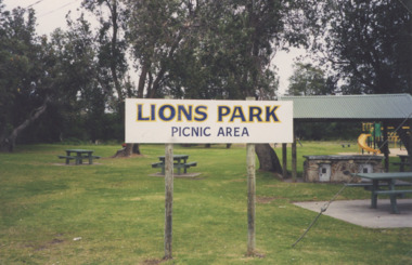 Photograph - Lions Park Eastern Beach  Lakes Entrance Victoria, Lakes Entrance Tidy Town Committee, 1/08/2000 12:00:00 AM