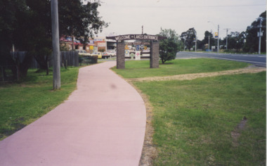 Photograph - Eastern entrance to Lakes Entrance, Lakes Entrance Tidy Town Committee, 1990