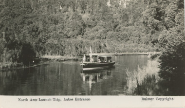 Postcard - Tourist Launch North Arm   Lakes Entrance c1940, 1940 c