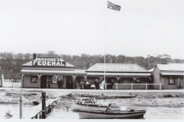 Photograph - Broomes Federal Guest House  Lakes Entrance Victoria  c1915, 1915 c