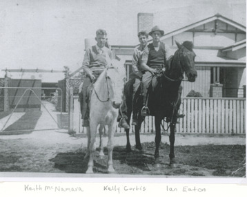 Photograph - Orme Street Lakes Entrance, Keith Buster McNamara, Kelly Curtis and Ian Eaton, 1940 c