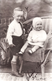 Photograph - Hancock family, Charles Hancock and Aileen 'Lanie' Hancock, 1932 c
