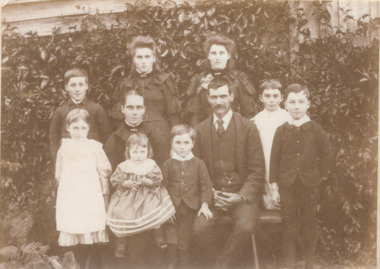 Photograph, James and Marion Howlett, c1895