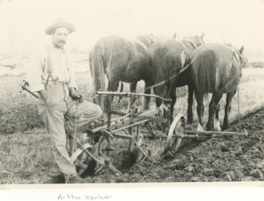 Photograph, Arthur Howlett  at Mossiface Victoria, c1915