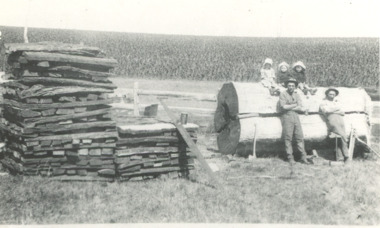 Photograph, Alf and Herb Howlett, c1920