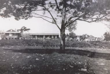 Photograph, Toorloo House guesthouse  Lake Tyers Victoria, 1935 c