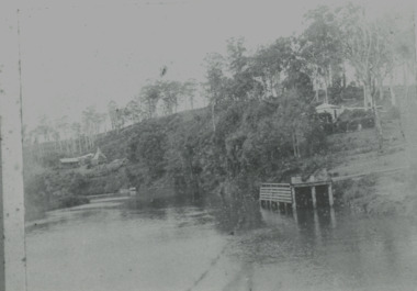 Photograph, Battens Landing on Tambo River, Tambo Upper Victoria, 1915 c