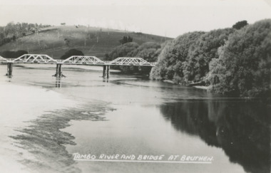 Postcard - Tambo River bridge at Bruthen Victoria, H D Bulmer