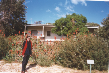 Photograph, Judy Davies, Sea Shell cottage, New Works Lakes Entrance Victoria, 1/08/2003 12:00:00 AM