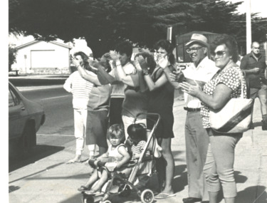 Photograph, truck convoy to Melbourne for Tmber Industry Blockade at Lakes Entrance Victoria, 1/02/1990 12:00:00 AM