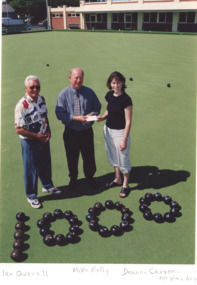 Photograph, Lakes Post Newspaper, Lakes Entrance Bowls Club Donations, 2002