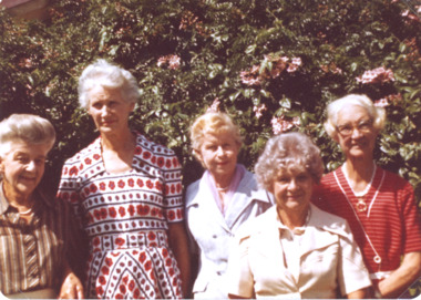 Photograph, Uniting Church Members Lakes Entrance, 1975