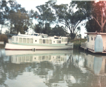 Photograph, Frank Mitchelson, Earlie,  Murray River Renmark South Australia, 1990 c