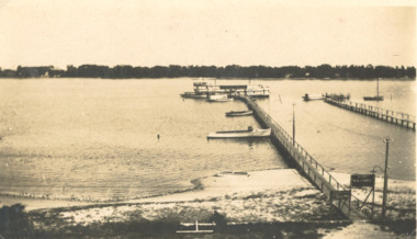 Photograph - Esplanade Lakes Entrance Victoria, Baang Yarnda floating guest house Lakes Entrance Victoria, 1926 c