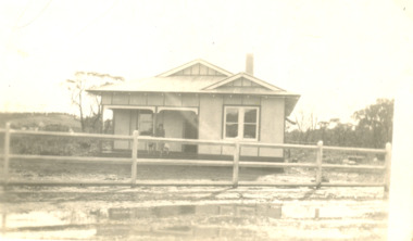 Photograph - Home of Fish Family,  Roadknight Street Lakes Entrance Victoria, 1926 c