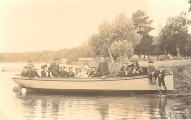 Postcard - Lipscombe/Roberts/Atkins Families, H D Bulmer, Picnic at Ocean Grange Gippsland Lakes Victoria, 1915 c