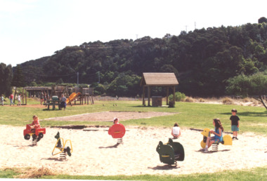 Photograph - Apex Park Playground, L E Tidy Town Committee, Lakes Entrance Victoria, 10 x 15 cm
