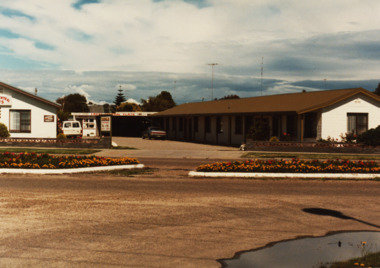 Photograph - Central Flats Lakes Entrance, Wally Stephenson, 1982 c
