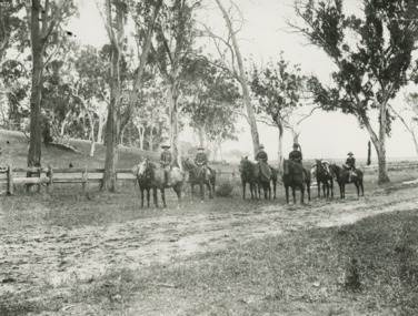 Photograph - Howitt family/Tarli Karng Expedition