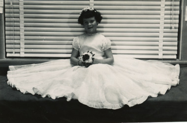 Photograph - Debutant Ball/Wells, Bulmer, 1960 c