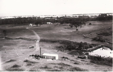 Album - Oil Drilling Lakes Entrance, Charlie Carpenter, 1936 c