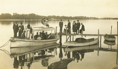 Postcard - Roadnights Launch  'Lalla Rhookh', Roadnight Collection, 1921 c